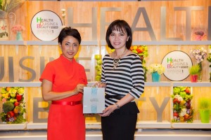 เจอเนสส์ในงานHealth-Cuisine-&-Beauty-Fes2