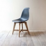 CHARLES EAMES DINING CHAIR