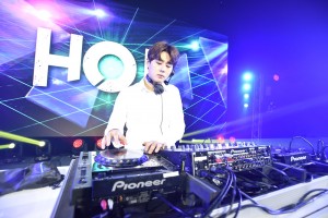 DJ HO.K