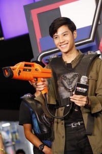 แบงค์ -  ธิติ มหาโยธารักษ์ ร่วมกิจกรรม กิจกรรม Laser War