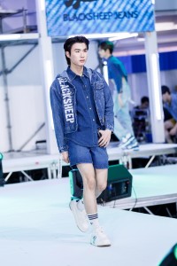 ไตเติ้ล ธนธร (BLACKSHEEP JEANS)