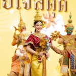 08.ญดา ร่วมแสดงชุดรัตนโกสินทร์เรืองรองในพิธีเปิดงาน