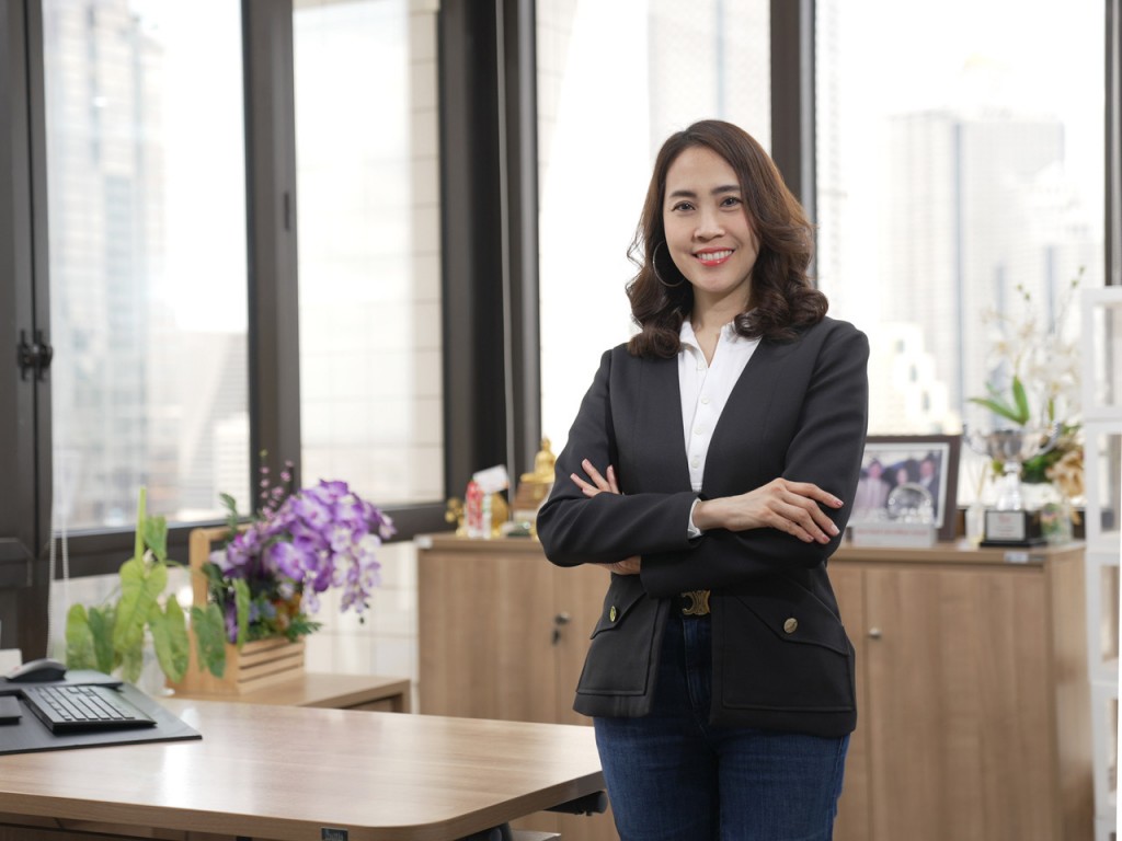 Mrs. Alisa Simaroj, Chief Life Officer of AIA Thailand