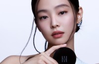 HERA_Jennie Black Cushion_Look